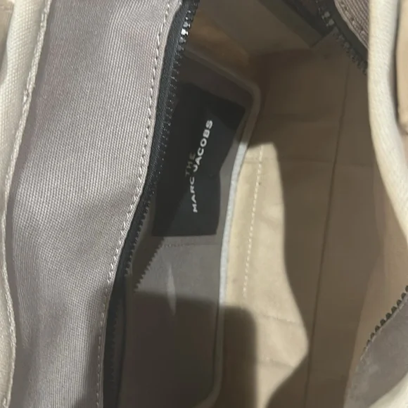 Marc Jacobs The Tote Bag | Like New! - Picture 6 of 8